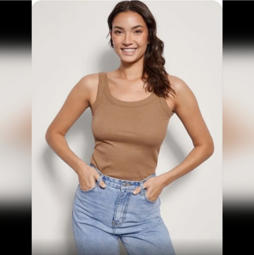 Easy Standard Rib Fitted Scoop Tank Top in Clay
